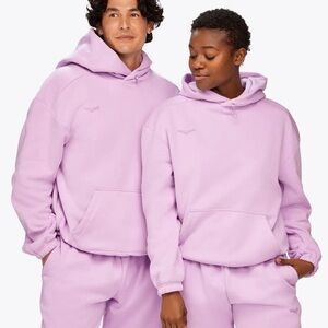 HOKA Essential Hoodie in violet bloom size medium